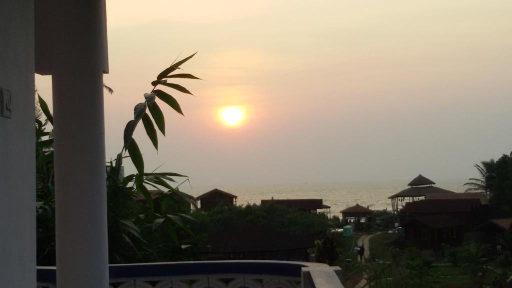 Swati Hotel Arambol Exterior photo