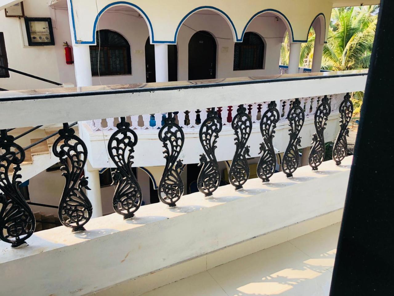Swati Hotel Arambol Exterior photo